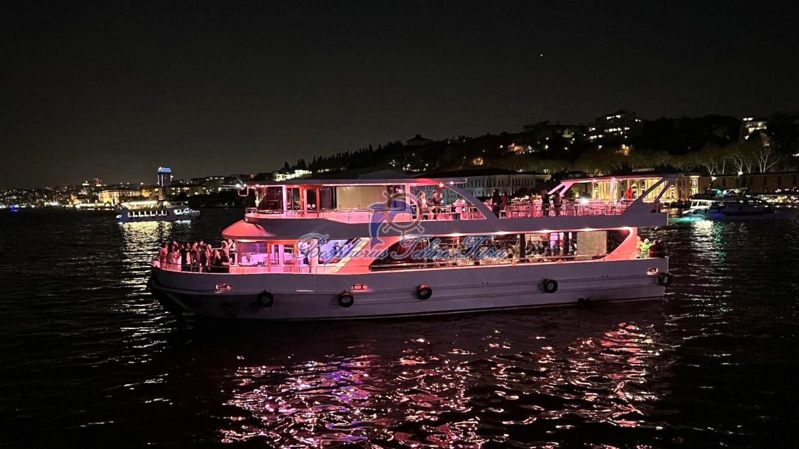 Boğazda Eşsiz Bir Deneyim: Bosphorus Tekne Turu ile Tekne Kiralama Hizmeti