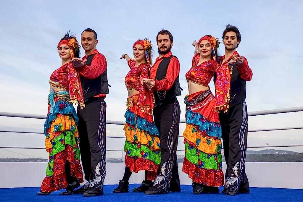 Kültürel Mirasımızı Keşfedin: Oryantal Dans, Folklor ve Semazen Gösterileri (2024)