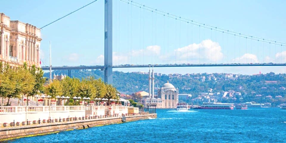 İstanbul’da Yaz Tekne Turları: Bosphorus’un Muhteşem Manzarasının Tadını Çıkarın